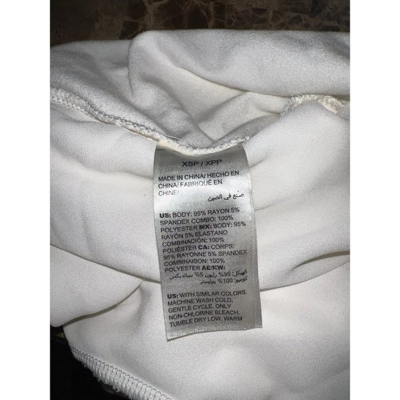 White House Black Market — XSP - Picture 11 of 11